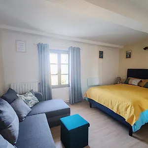 Bed & Breakfast D'hotes L'amphitryon 5, Villemus